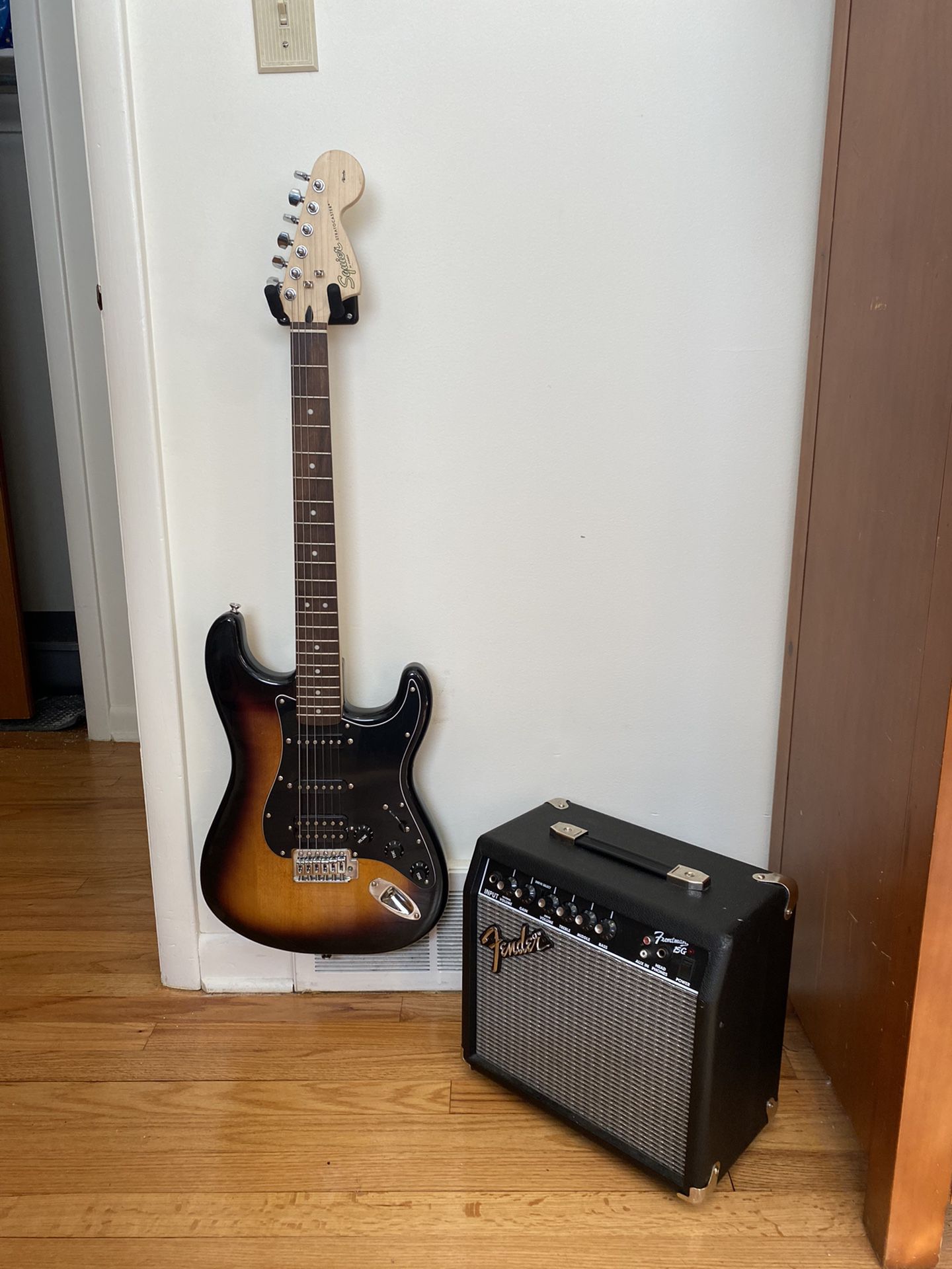 Stratocaster Electric Guitar, Amp, Bag & Accessories.