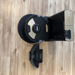 Shark Ultra Ai Wet, Dry Robotic Vacuum