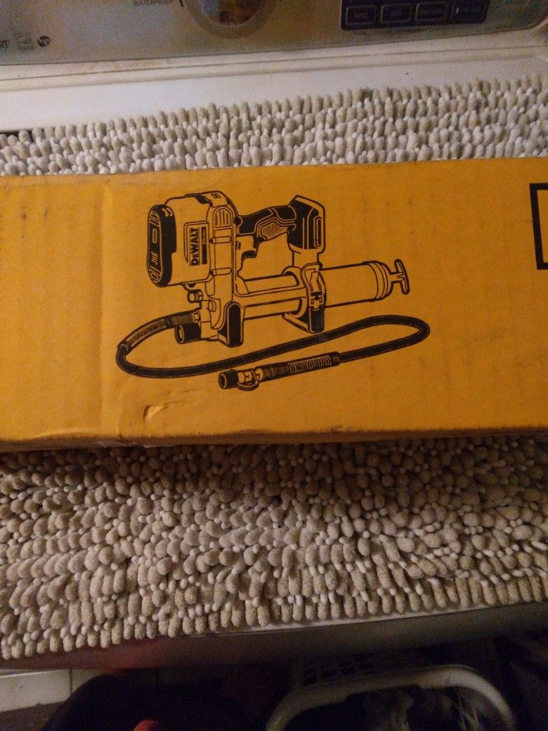 DeWalt 20v Grease Gun  DCGG571B