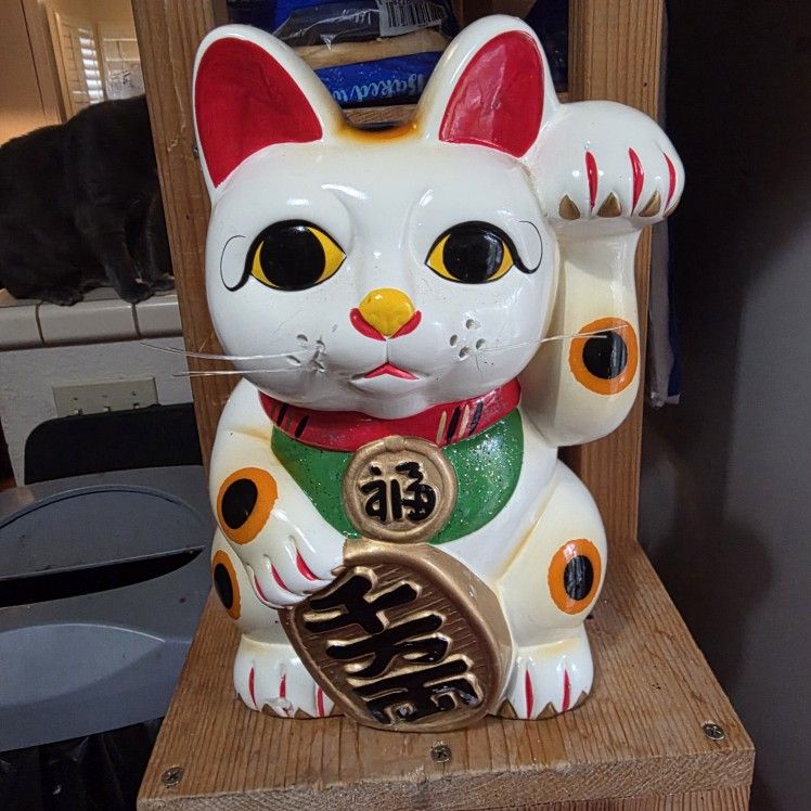 Japanese Lucky Cat White Piggy Bank Cat Maneki Neko