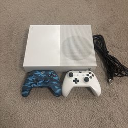 Xbox One S All Digital + 2 Controllers