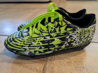 Soccer cleats