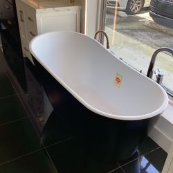 59” Freestanding Bathtub Ready For Pick Up Matte Black 