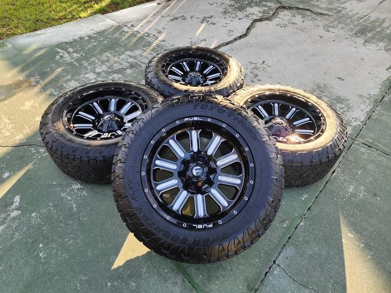 20 Inch Wheels For Truck 6 Lugs Universal for Sale in Fontana, CA - OfferUp