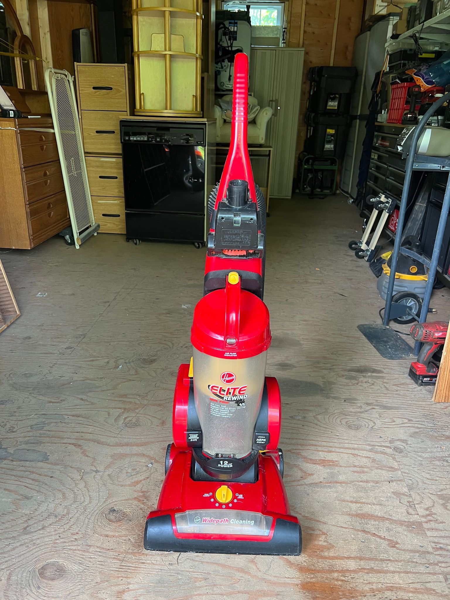 25-Hoover elite Wide Path Vacuum cleaner
