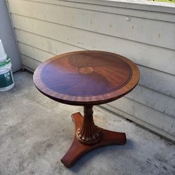Ethan Allen Round Pedestal Table – Solid Wood