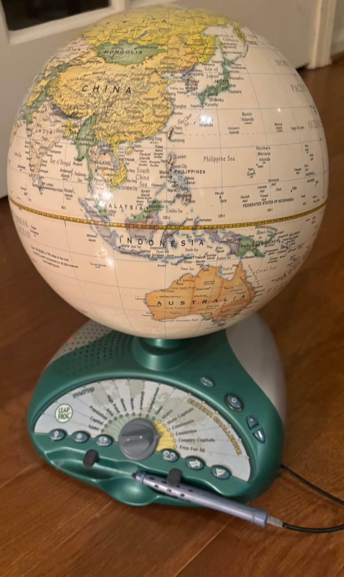 Leapfrog Globe - Talking Computer