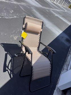 Patio Chair/ Folding chair/ zero gravity chair lounge recliner Beige