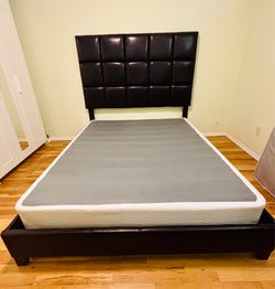Queen Faux Leather Tufted Platform Bed Frame with box spring