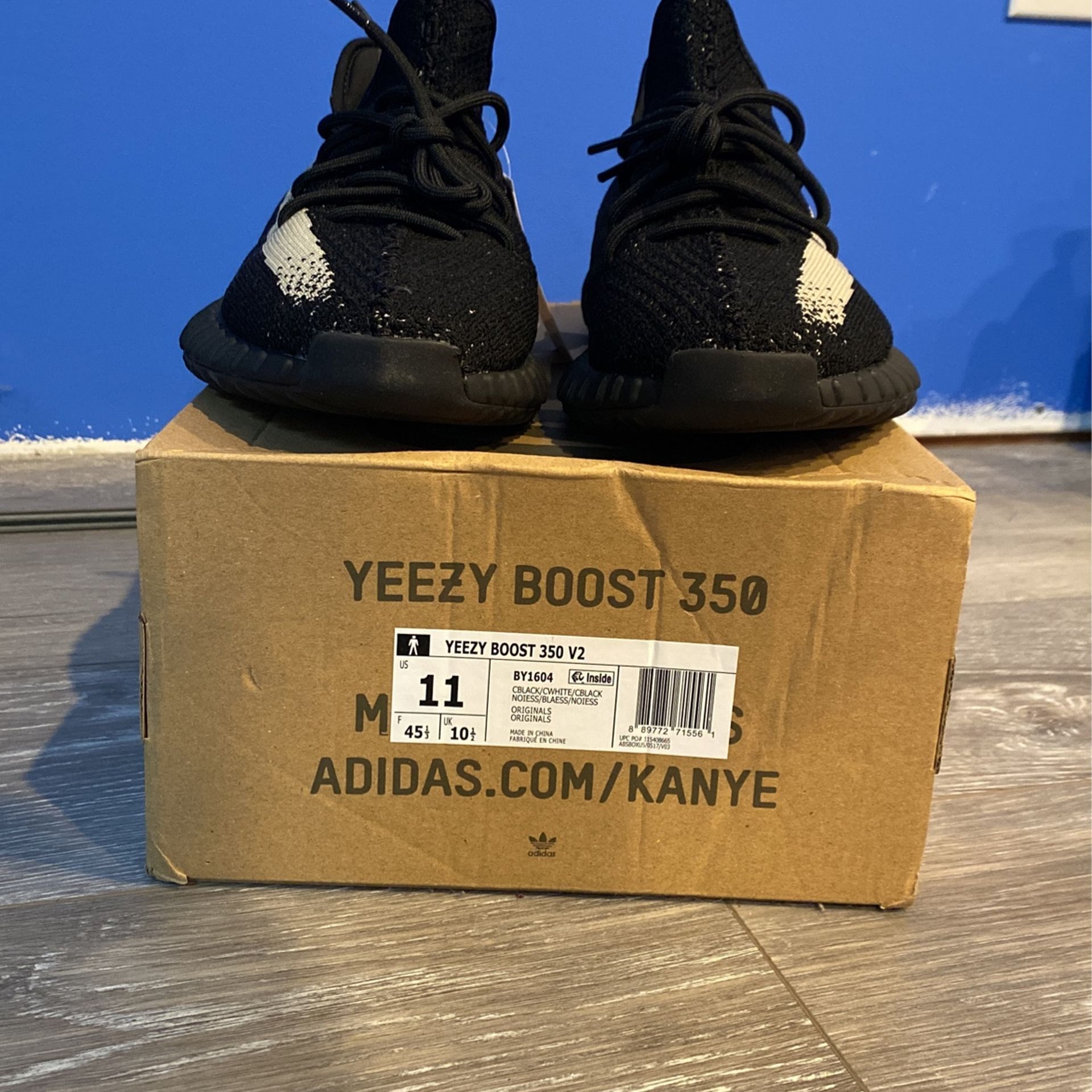 Yeezy 350v2 Core Black White