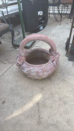 Concrete flower pot 30 to 40 pounds it’s beautiful $50 firm in great shape