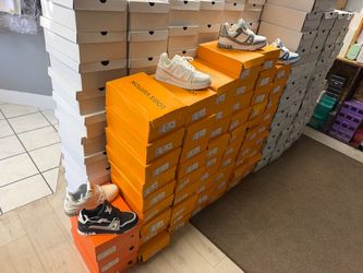LV shoe