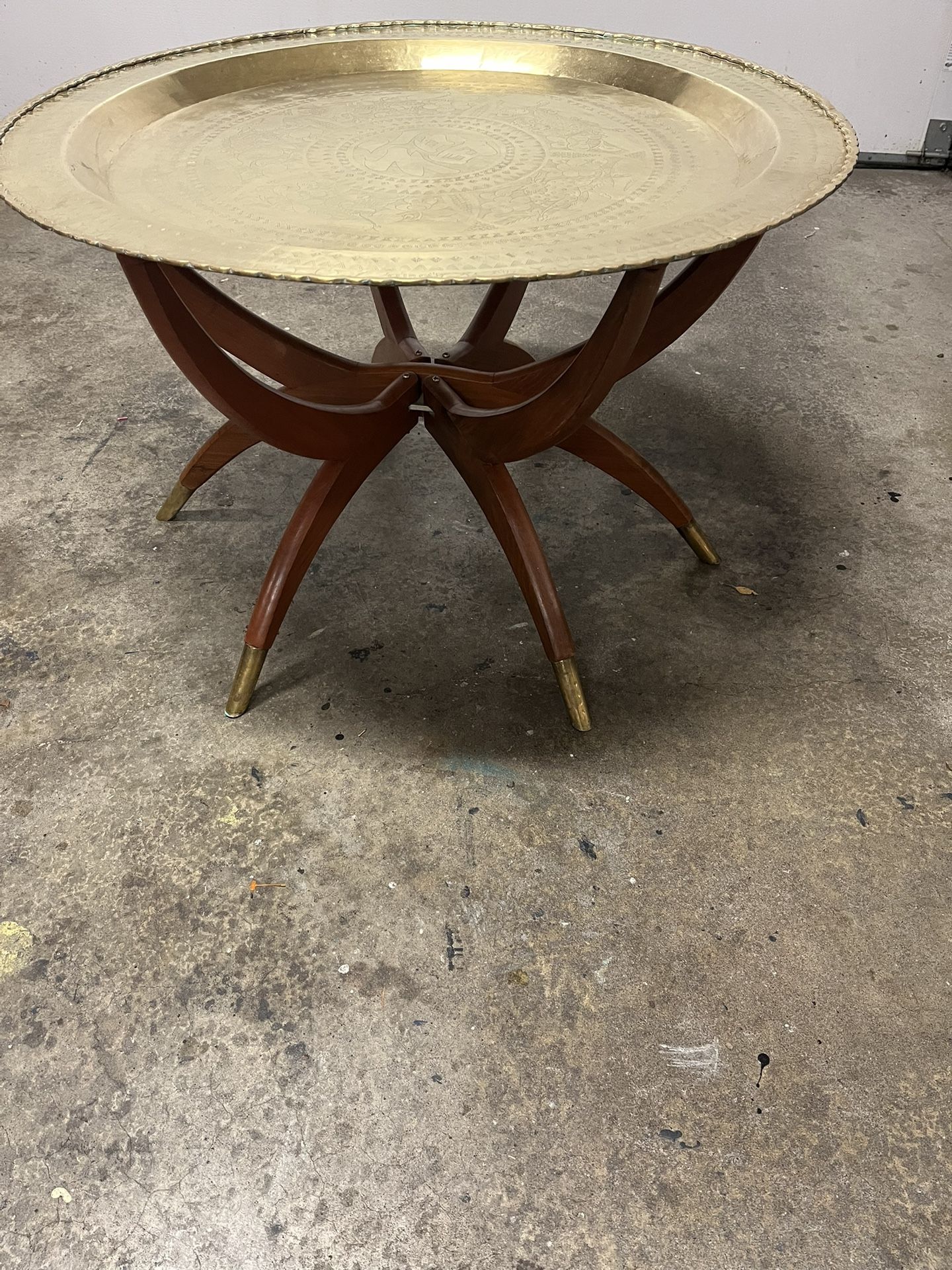 1950’s 28” Mid Century Asian Brass Tray Top Table in Great Condition 
