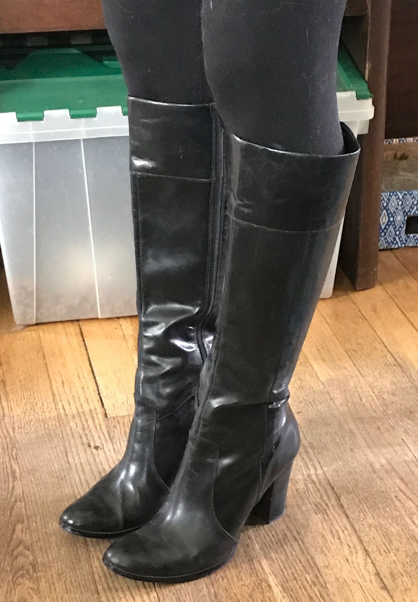 8.5 lady’s leather boots rarely worn