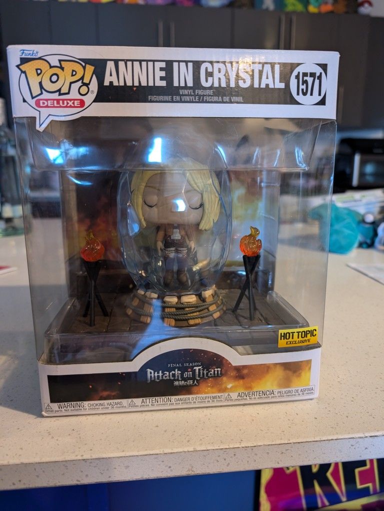 Deluxe Pop Funko Attack On Titan