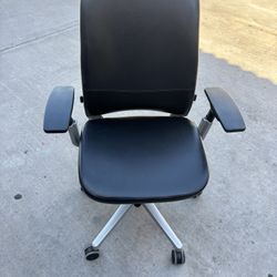 Steelcase Amia Chair- Leather desk Office Gaming Chair 