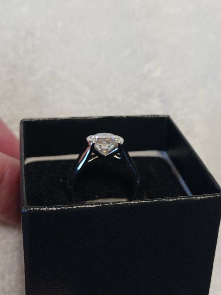 2 Carat Moissanite