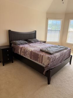 Queen Bed Set