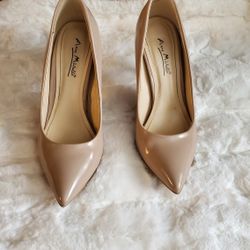 Nude heels!
