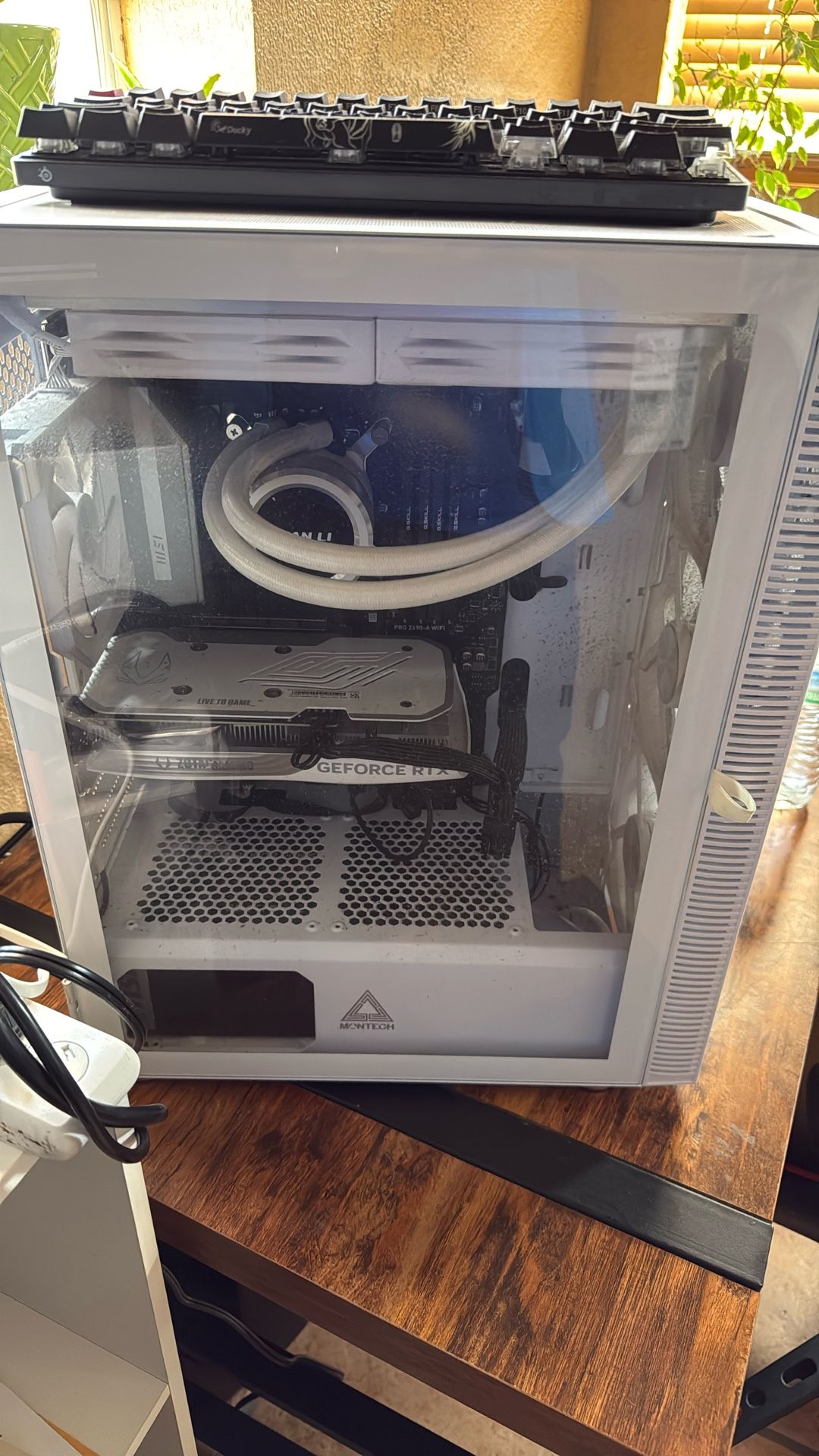 I 9 4060 64 Gb Of Ram -liquid Cooler . Let Me Know For Specific Details !