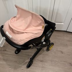 Doona Stroller / Car Seat For Sale !! 