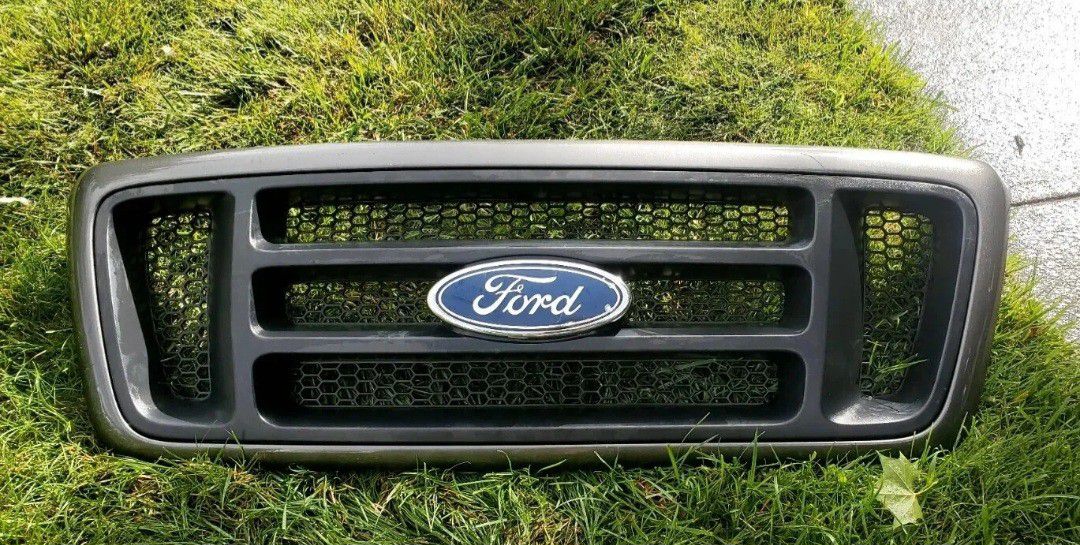 2004-2008 Ford F150 Front Upper Grill