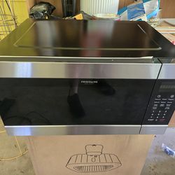 Frigidaire 2.2 Cu. Ft. Countertop Microwave Oven, Stainless Steel