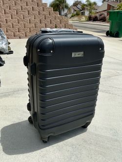 Prestige Hard Shell Spinner Suitcase – Black
