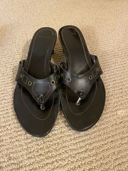 Black Slipper Size 7.5