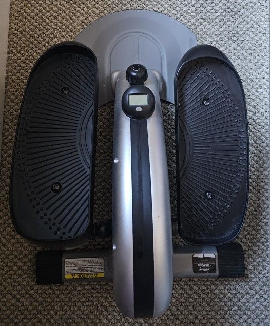 Lightly Used Compact Elliptical – Seated & Standing Modes