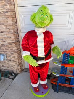 Non working grinch 2004 Gemmy Life Size 5' Tall Animated Singing Dancing Grinch Animatronic