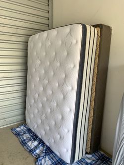 Queen Mattress and Box Spring