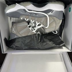 Jordan 11s Cool Grey Size 9.5 