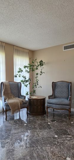 2 vintage chair, Round table $40