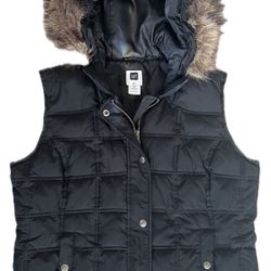 $5 Gap Quilted Black Vest (Size Medium) Women’s – Detachable Fur Trim On Hood – Great Condition – ONLY $5!