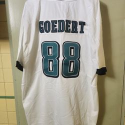 Dallas Goedert Size XL Philadelphia Eagles Jersey Shirt. 
