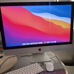 iMac Computer With Wireless Mouse And Keyboard