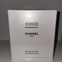 Coco De Chanel