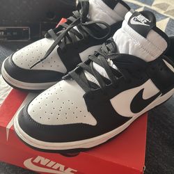 Panda dunks low  size 12