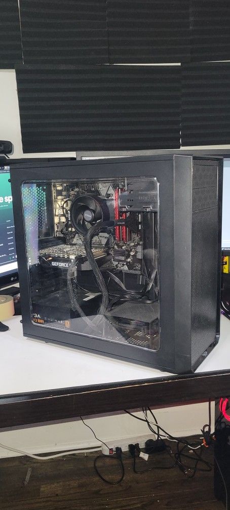 Gaming PC - RTX 2060 - AMD 2700 - 16GB Ram