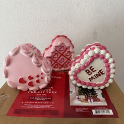 MINI VALENTINES DAY DECORATIVE CAKES