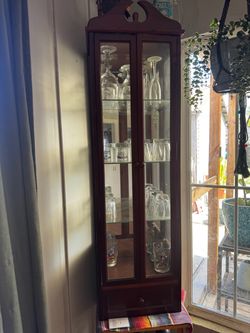 Mini hutch