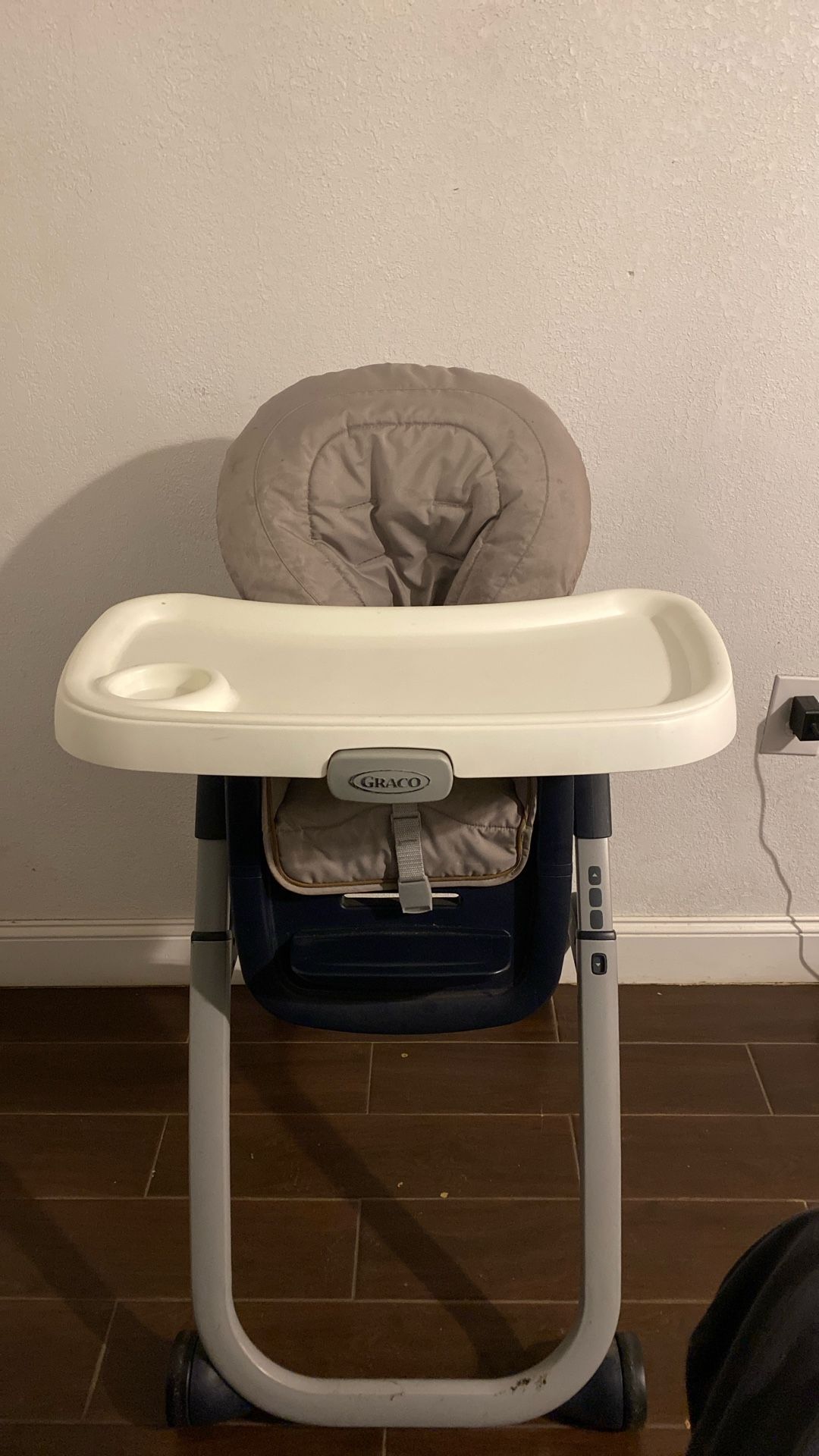 Graco DuoDiner DLX 6 in 1 highchair