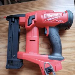 Milwaukee Stapler Gun M18