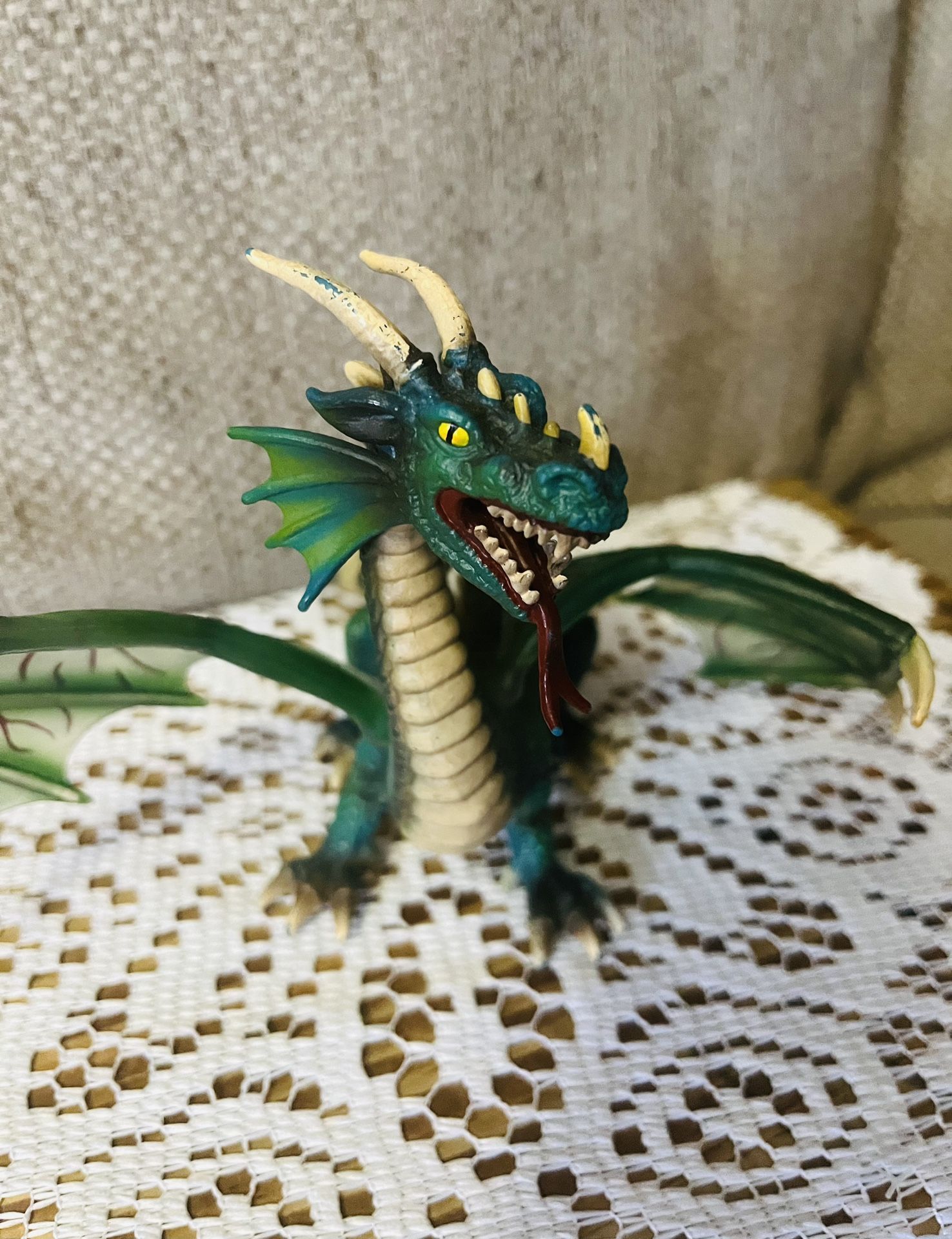 Beautiful RETIRED 2003 Schleich Dragon