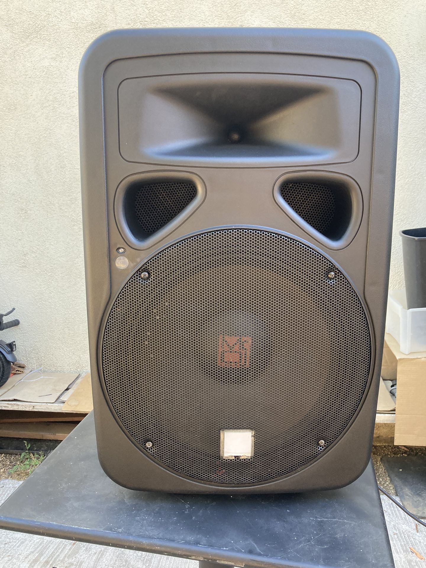 Mr Dj  SPEAKER 2500 Maximum Power  Take A Look At The Photos For More Details And Clearer Information ,”Cash only“