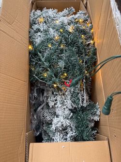 Christmas Tree 6 ft with LED Lights