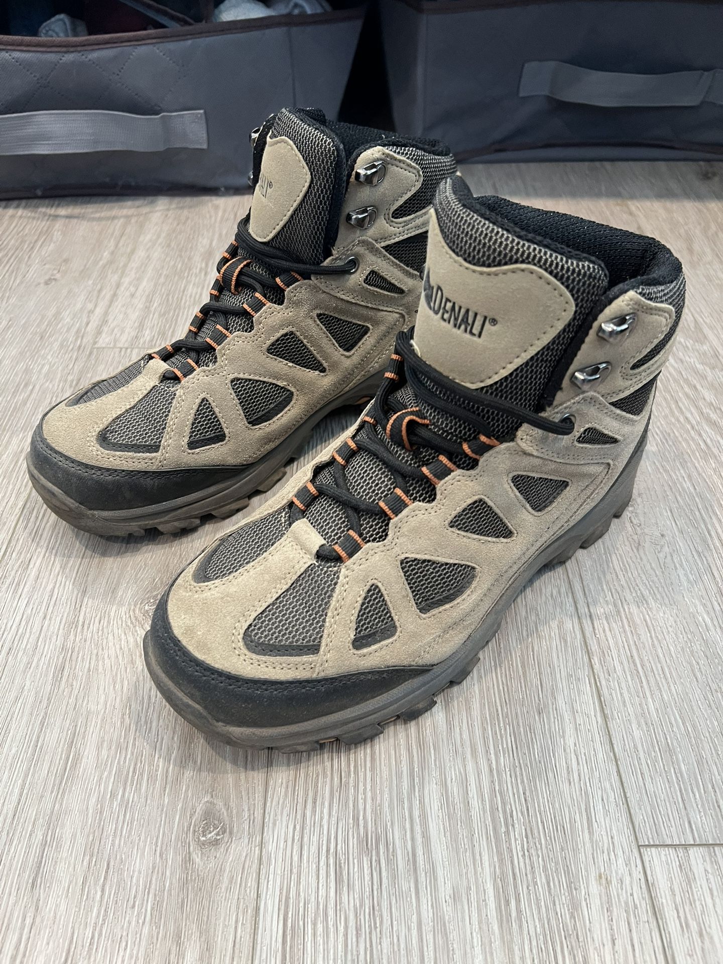 Hiking boots Men US9