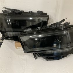 SET OF 2019 TO 2024 CHEVY SILVERADO 1500 FULL LED HALOGENS SWITCHBACK HEADLIGHTS