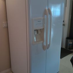 Frigidaire Fridge 